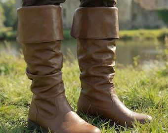 Bottes médiévales souples : combat à plat avec revers jusqu'aux genoux en similicuir