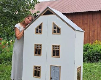 Duży nowoczesny domek dla lalek w skali 1:6