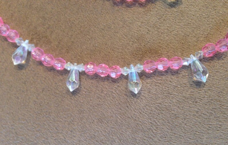 Set Pink /& White Handmade Irridescent Bead Necklace Earring