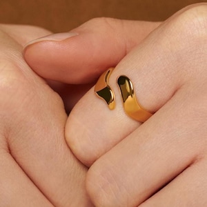 14K Gold Vermeil Open Wave Wrap Ring, Sculptural Ocean Ripple Band, Dainty 925 Sterling Silver Bypass Ring, Minimalist Beach Jewelry