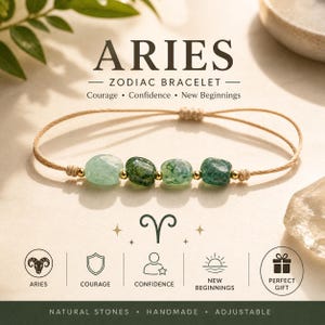 Könnte beinhalten: Aries-Sternzeichen-Armband mit vier grünen Natursteinen und goldenen Akzenten auf einer beigefarbenen Kordel. Der Text auf dem Bild lautet "Courage, Confidence, New Beginnings". Das Armband ist handgefertigt und verstellbar.