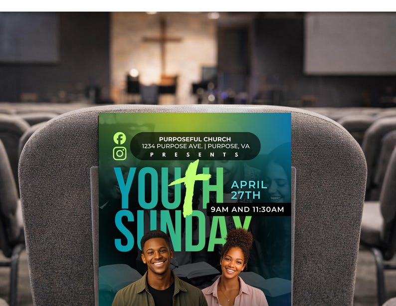 Puede incluir: Un folleto para el Domingo de la Juventud, el 27 de abril, se muestra en un banco de la iglesia. El folleto presenta el texto "Youth Sunday" en letras grandes y en negrita, con el nombre y la direcci&oacute;n de la iglesia en la parte superior. Tambi&eacute;n se incluye la hora del evento, 9 AM y 11:30 AM.