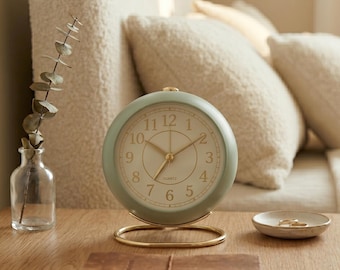 Moderne minimalistische stille wekker, Scandinavische bureauklok voor nachtkastje, niet-tikkend cadeau slaapkamerdecoratie