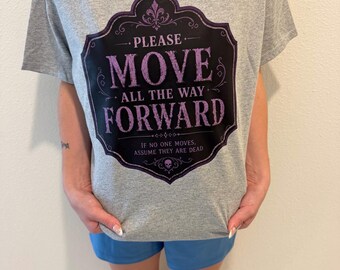 Camiseta "Avanza todo el camino" / Camiseta divertida de parque temático / Camiseta inspirada en una atracción espeluznante / Regalo para fans de los parques / Camiseta de vacaciones