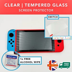 Könnte beinhalten: Eine rote und blaue Nintendo Switch-Konsole mit einem Displayschutz. Das Bild enthält einen Displayschutz, ein Päckchen Cutisoft-Tücher und den Text "CLEAR | TEMPERED GLASS SCREEN PROTECTOR".