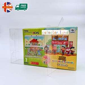 Könnte beinhalten: Eine neue Nintendo 3DS-Spielbox für Animal Crossing: Happy Home Designer, vorinstalliert. Die Box zeigt farbenfrohe Illustrationen von Charakteren und Gebäuden. Das Spiel ist ab 7 Jahren freigegeben. Die Box befindet sich in einer transparenten Kunststoffhülle.