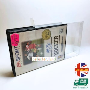 Puede incluir: Un cartucho de videojuego FIFA International Soccer de EA Sports en una funda de plástico transparente. La caja del juego presenta una imagen de jugador de fútbol y el texto "SOCCER". Una etiqueta de precio es visible.