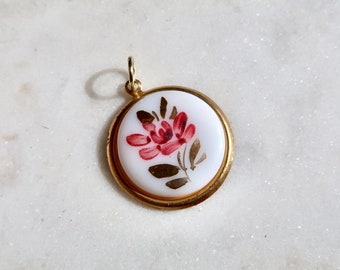 Vintage Hand Painted Floral Cameo Cabochon Charm - Vintage Brass Charm with Painted Floral Cab - Hand Painted Vintage Charm