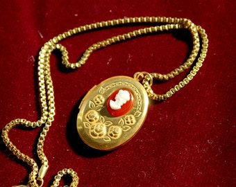 Vintage Red Cameo Locket Pendant Necklace - Handmade Vintage Locket Necklace with Rose Detailing and Cameo