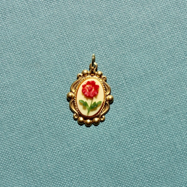 Vintage Rot Floral Cameo Cabochon Charme - Vintage Messing Charm mit Rotem Blumen Cab - Handgemalter Vintage Charm