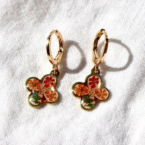 Vintage Floral Enamel Clover Hoop Earrings - Vintage Floral Earrings - Vintage Flower Earrings - Vintage Colorful Floral Earrings