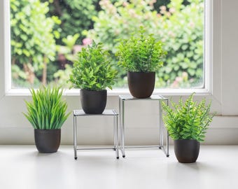 Set van 4 kunstplantenpotten voor binnendecoratie, kleine nepplanten in zwarte potten voor thuis- en kantoordecoratie, decoratieideeën voor binnen