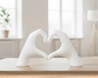 Heart Hand Statue, Resin Love Hand Ornament For Shelf Or Desk, Romantic Decorative Ornament, Modern Room Decor Item, Home Gift