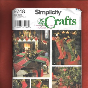Simplicity 9748 Holiday Tree Skirt, Tree Ornaments, Table Runners, And Christmas Stockings, UNCUT