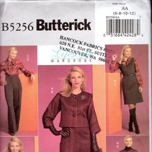 Puede incluir: Patrón de costura Butterick B5256 con varios diseños de moda femenina. El patrón incluye un traje de falda, un vestido y un pantalón de vestir, todos en una tela texturizada de color marrón rojizo. Talla AA (6-8-10-12).