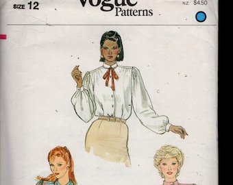 Vogue 8190 damesblouse met knoopsluiting aan de voorkant of asymmetrische knoopsluiting aan de voorkant, lange mouwen met franjes en kraagopties, maat 12, ONBESNEDEN