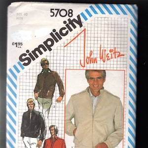 Puede incluir: Un patrón de costura Simplicity para una chaqueta, con un fondo cuadriculado y el texto "5708 Simplicity John Weitz".