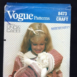 Vogue 8473/547 A Linda Carr Design Boneca de 12 polegadas, canguru e colcha, para a pequena querida da sua vida, SEM CORTES ou CORTADO Leia os detalhes