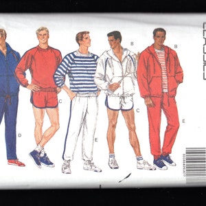 Op de afbeelding: Een Butterick Classics 5190 naaipatroonhoes met illustraties van sportkleding. De ontwerpen omvatten trainingspakken, shorts en een gestreepte top. Het kleurenpalet omvat blauw, rood, wit en marine.