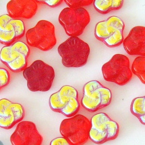 30 Red Pansy beads Czech glass Vitrail pansies Siam red iridescent glass flowers jewelry supplies assortment double pressed Czech glass