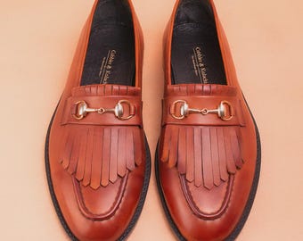 Mocasines con flecos de cuero marrón tostado hechos a mano para hombre