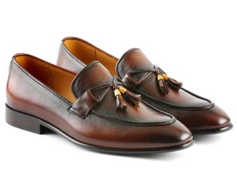 Ręcznie robione brązowe skórzane mokasyny z frędzlami – formalne, męskie, wsuwane buty wizytowe