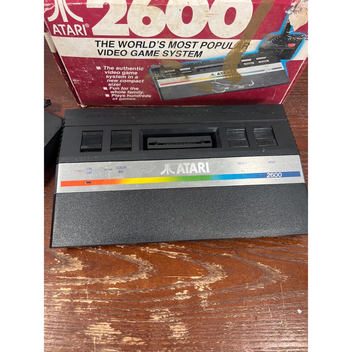 Vintage Atari 2600 Console With Joystick & Box - Classic Retro Gaming System Tested, foto 2 di 5