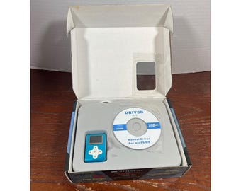 Delstar 1GB デジタル MP3 プレーヤー（ドライバーCD、ボイスレコーダー、イヤホン付き） - DS1704 シリーズ K3