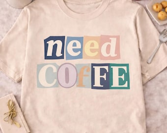 Camiseta "Necesito café" / Tipografía retro de nota de rescate, letras de molde en tonos pastel