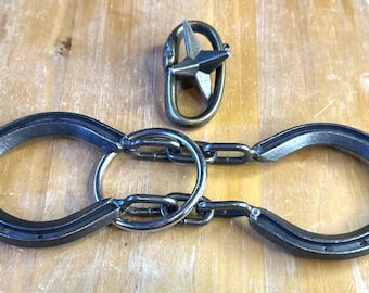 Horseshoe Chain Puzzle Hanayama Star Magic Trick Brain Teasers fun at home