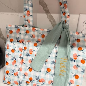 Bolso tote hecho a mano de estilo cottagecore con cuadros vichy color melocotón