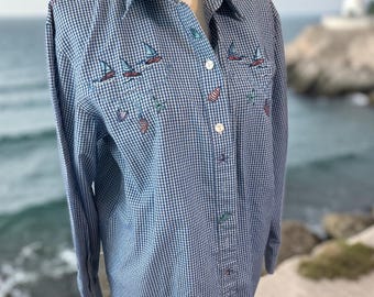 Vintage 90er Jahre Gingham Shirt - Blau / Weiß Karo Langarm Shirt - Segelboot & Muschel - Gingham Shirt