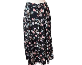 Sag Harbor Petite Vintage Blommig Midikjol Med Knappar Framtill Svart Rayon Medium