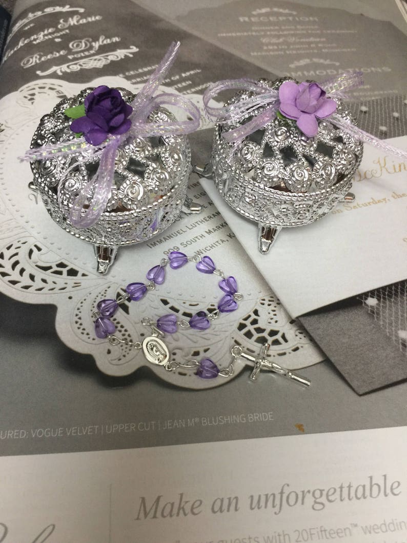 12 Baptism favors,Communion Favors Wedding Favors Narelo trinket box with mini rosaries favors mini rosaries favors,favor boxes