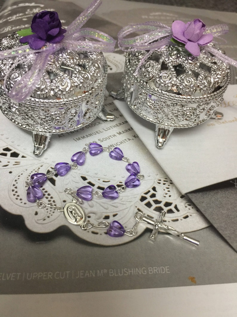 12 Baptism favors,Communion Favors Wedding Favors Narelo trinket box with mini rosaries favors mini rosaries favors,favor boxes
