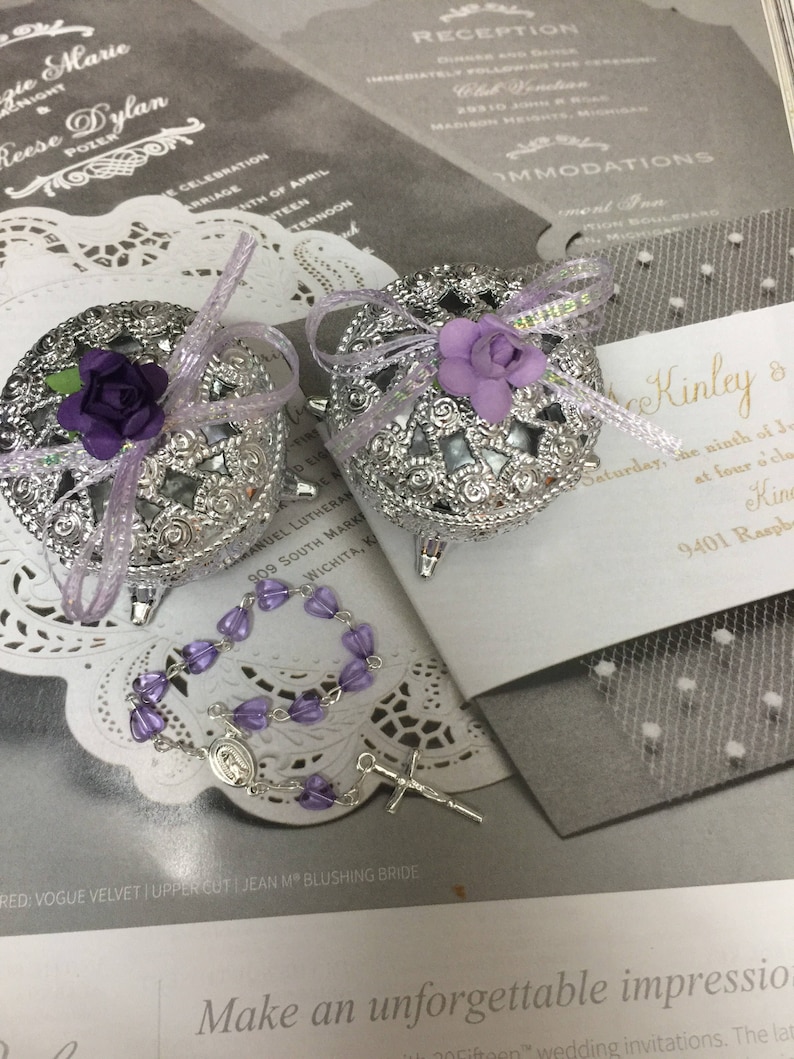 12 Baptism favors,Communion Favors Wedding Favors Narelo trinket box with mini rosaries favors mini rosaries favors,favor boxes