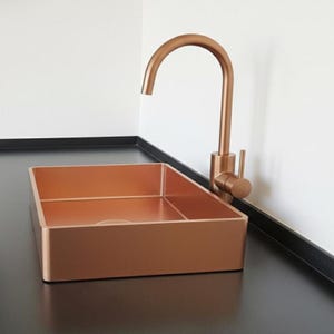 Rechteckiges Kupfergefäß-Waschbecken handgefertigt mit gebürstetem Satin-Finish und passendem Wasserhahn-Set
