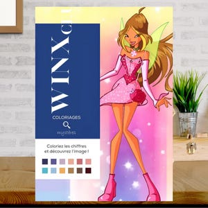 Puede incluir: Un libro de colorear misterioso de Winx Club con un personaje de cabello castaño, alas verde claro y un atuendo rosa. La portada incluye el texto WINX CLUB, COLORIAGES, mystères y Coloriez les chiffres et découvrez l'image, con una paleta de colores.