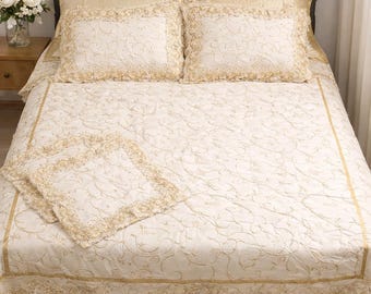Elegante Spitzen Tagesdecke Set in Creme & Gold - Bettwäsche im Vintage Stil - French Country Schlafzimmer Dekor