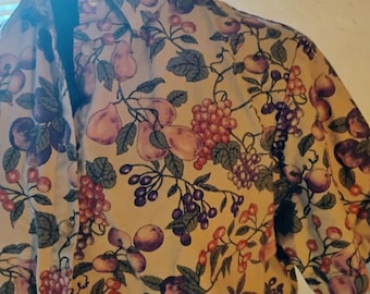 Camisa abotonada con estampado frutal