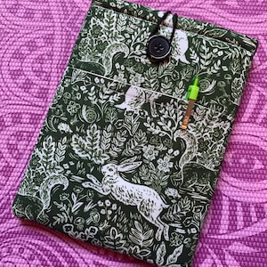 Rifle Paper Co. Book Sleeve: Padded Kindle Cover - Green Rabbit