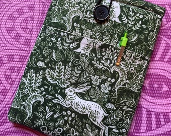 Rifle Paper Co. Book Sleeve: Padded Kindle Cover - Green Rabbit