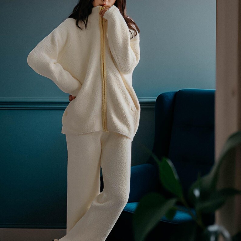 Fleecepyjamaset: Mjuka och varma loungekläder med dragkedja, bekväma sovkläder för kvinnor bild 4