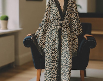 Nattrock: Bekväm djurtryckt rep, sovrock med leopardmönster