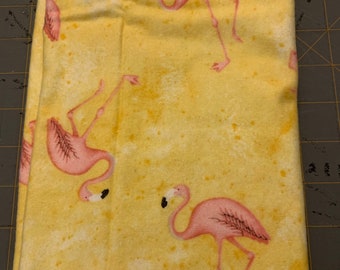 Cotton Flannel flamingos.        23” x 42”.    8/22