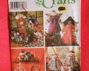 Simplicity  9641, crafts angels, cows, ginger bread dolls