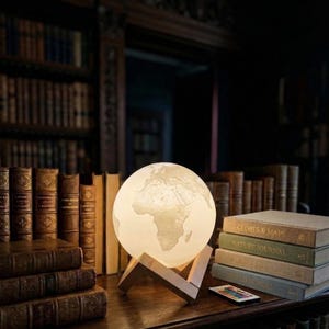 3D Printed Earth Lamp - RGB Color Changing Globe Light with Remote - 15cm Rechargeable Planet Night Light - Gift for Kids & Office Decor