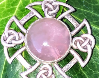 Superbe broche celtique vintage en argent sterling écossais avec quartz rose poinçonnée