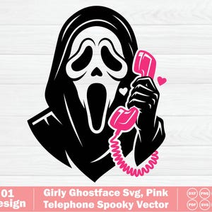 Puede incluir: Una ilustración gráfica en blanco y negro de una figura encapuchada con máscara, sosteniendo un auricular de teléfono de color rosa brillante. El diseño incluye dos pequeños corazones rosas cerca del teléfono y un cable de teléfono rosa en espiral.