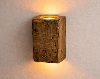 Applique in Rovere Rustico - Legno di Traversa Ferroviaria Recuperata - Lampada da Parete Artigianale Industriale - Illuminazione Farmhouse